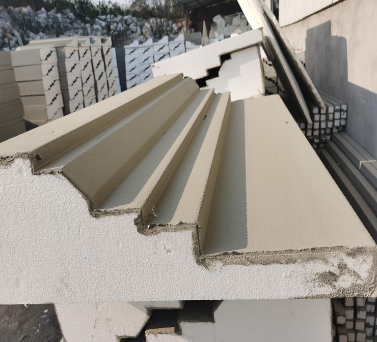 確保EPS聚苯板的尺寸、規(guī)格符合設計要求，并檢查其表面是否平整、無破損