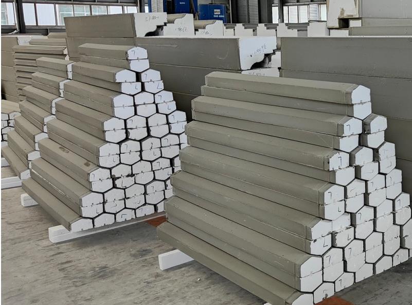 【eps構件廠家】EPS構件：打造高效、環(huán)保的建筑裝飾品