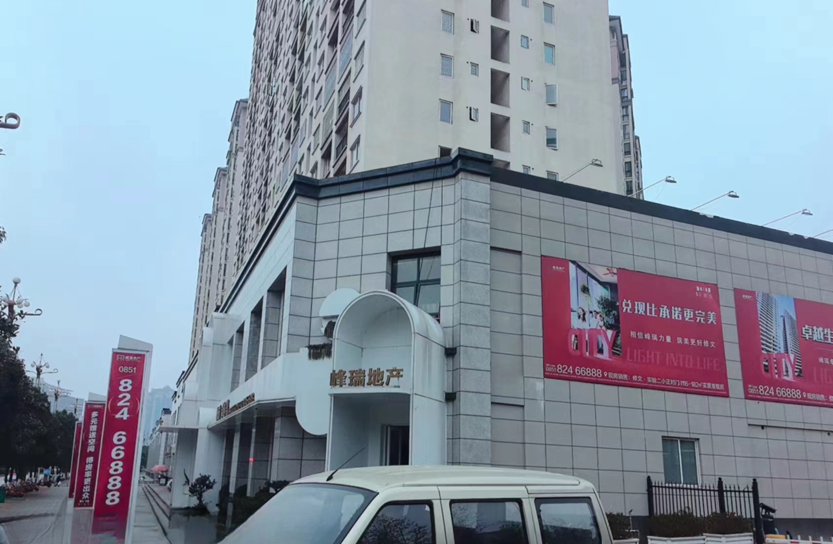 1095009 EPS線條和輕石構件是兩種常見的外墻裝飾材料