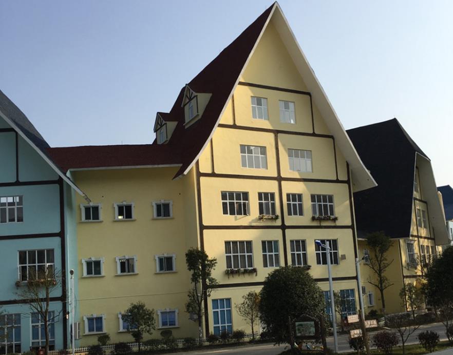 確保耐堿玻纖網格布與EPS線條的貼合度，無翹曲、褶皺現象。