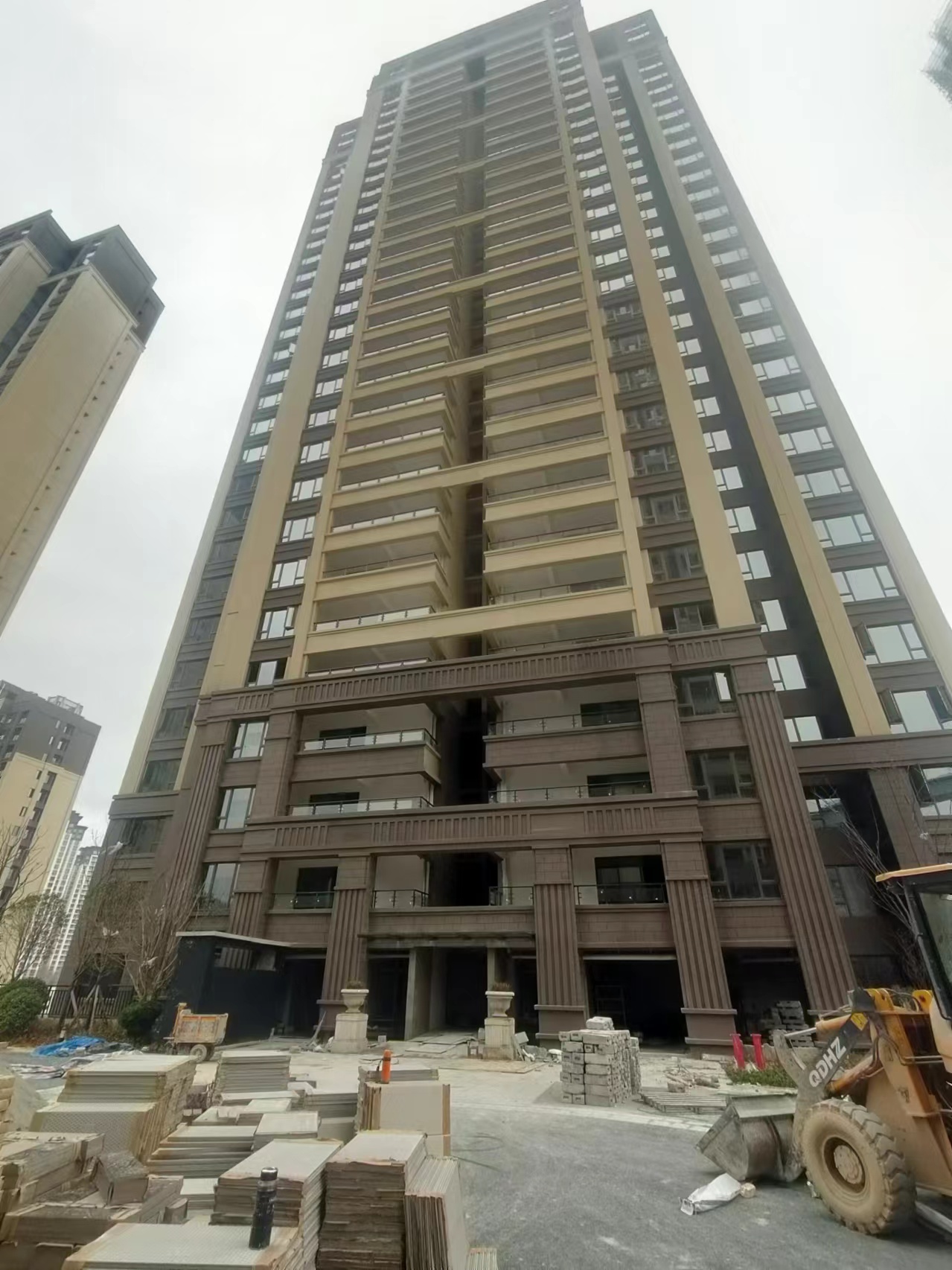 微信圖片_20240322090107 膨脹螺絲在EPS歐式窗套安裝中起到了關(guān)鍵的固定作用