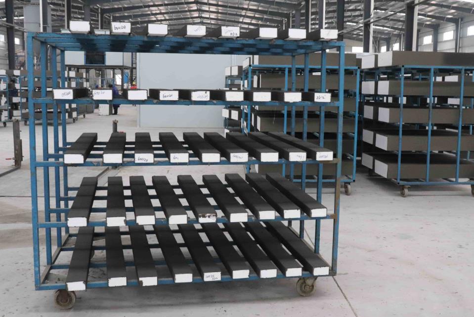 別墅外墻裝修選用輕質EPS裝飾線條有哪些好處？